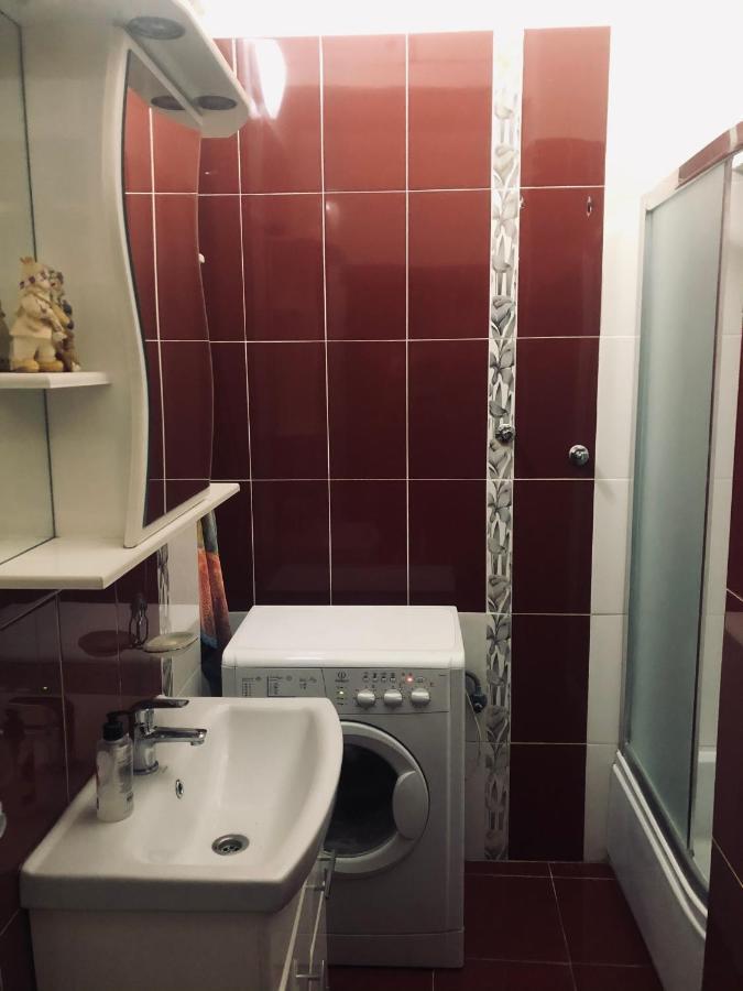 У Богдана Lviv Bagian luar foto