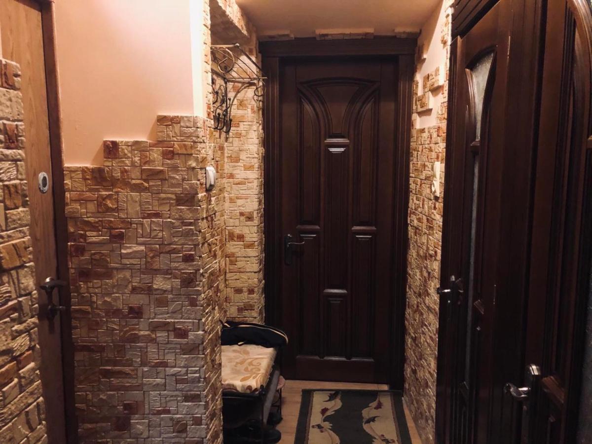 У Богдана Lviv Bagian luar foto