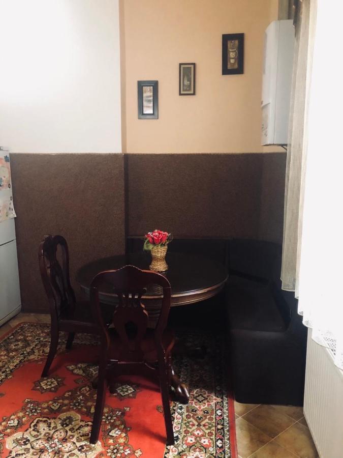 У Богдана Lviv Bagian luar foto